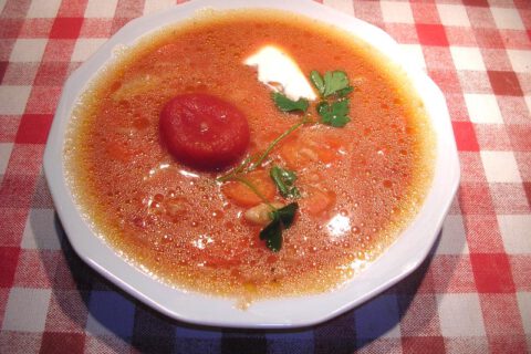 Paradeis Lawent - Tomatensuppe mit Klößen