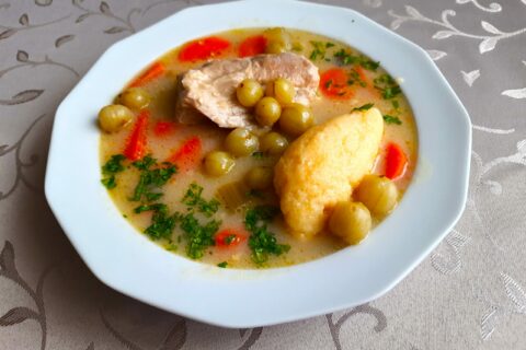 Ajeresch Lawend - Stachelbeersuppe mit Klößen